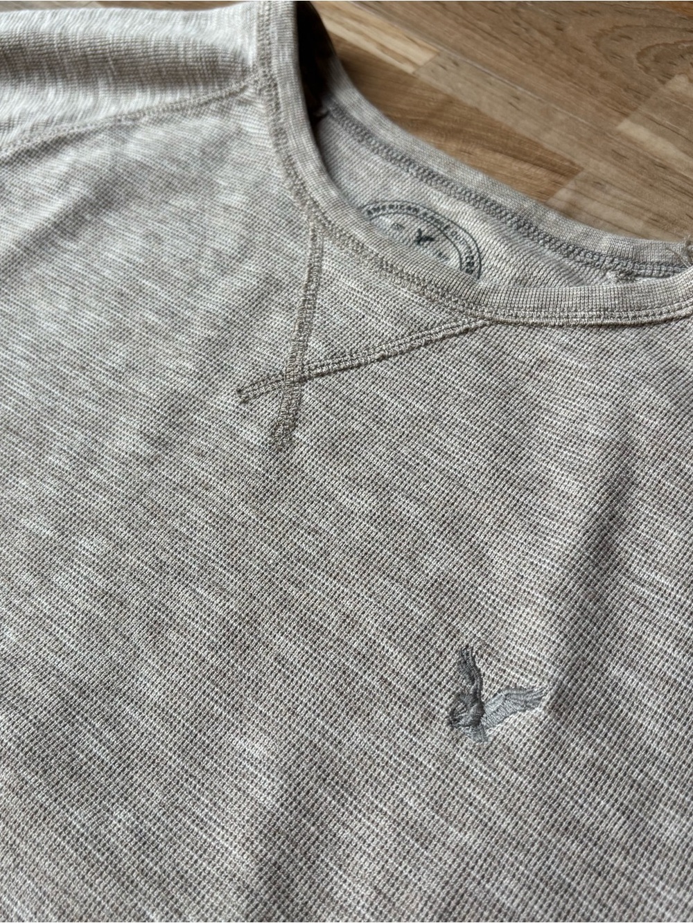 American Eagle Outfitters Men's Light Heather Oatmeal Long Sleeve Crew Grunge - Picture 3 of 10